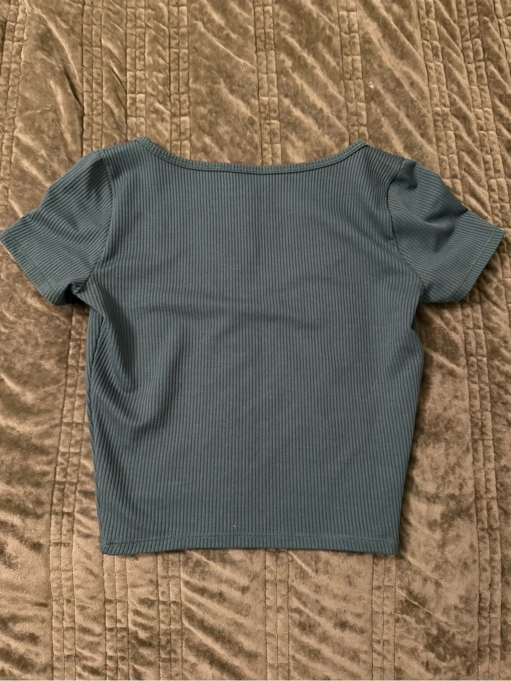 Hollister Ribbed Scoop Neck Crop Top Bundle - Gray, Dark Green, & Tan - Picture 5 of 7